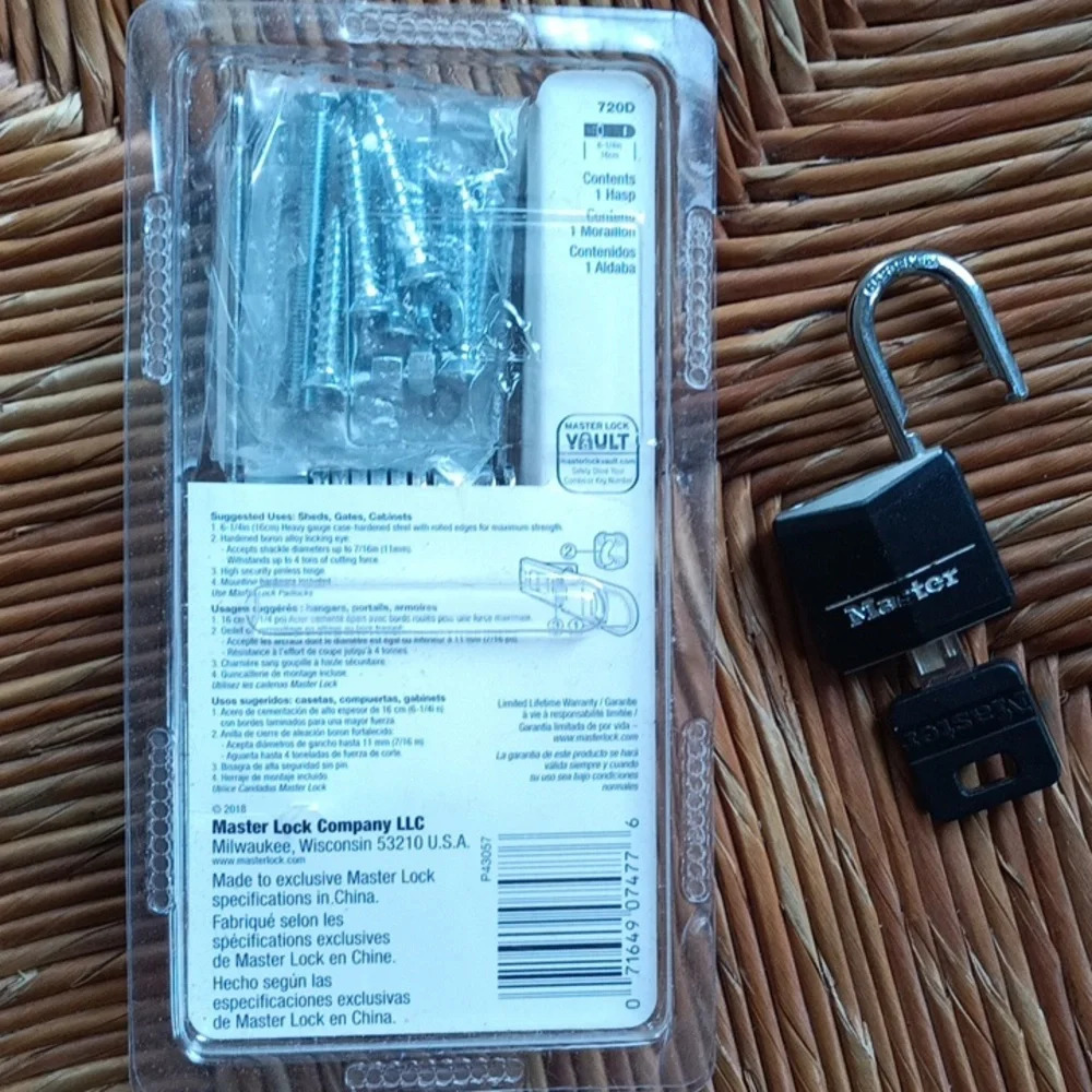 Master hinge, lock, and key. 720D.     F22​​​​​​ - Picture 4 of 5